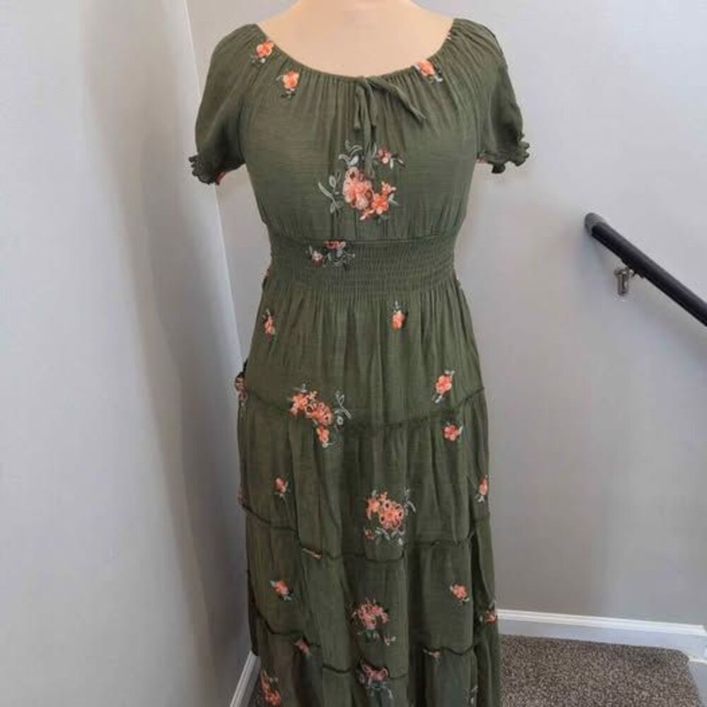 Anthropologie x Kindred MaxiDress PM Green Floral Embroidered Boho Peasant Fairy